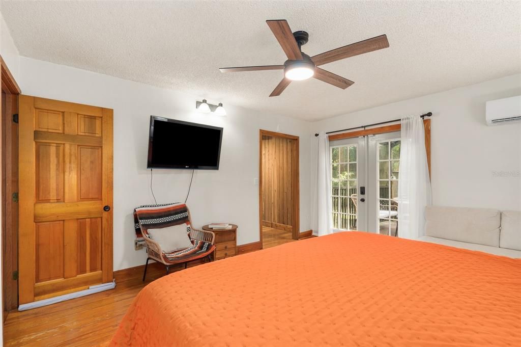 Под контрактом: $308,000 (3 спален, 2 ванн, 1502 Квадратных фут)