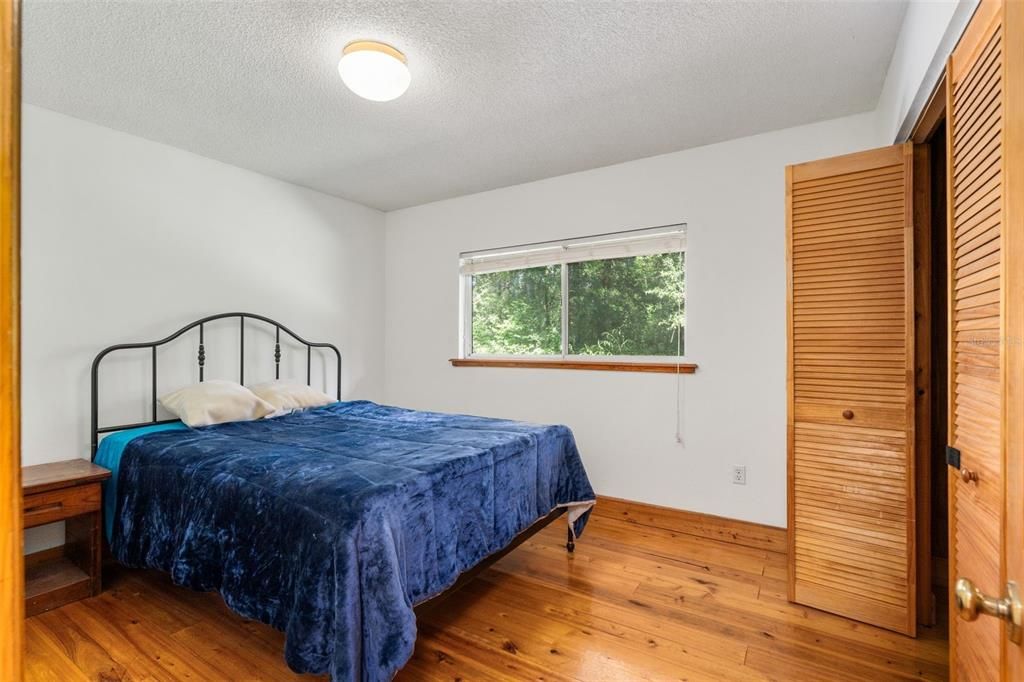 Под контрактом: $308,000 (3 спален, 2 ванн, 1502 Квадратных фут)