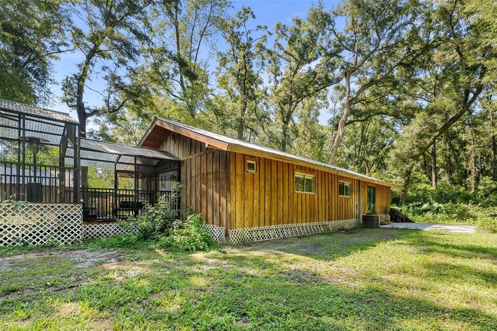 Под контрактом: $308,000 (3 спален, 2 ванн, 1502 Квадратных фут)