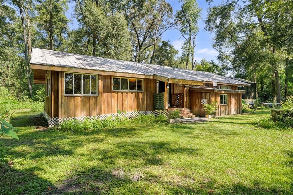 Под контрактом: $308,000 (3 спален, 2 ванн, 1502 Квадратных фут)