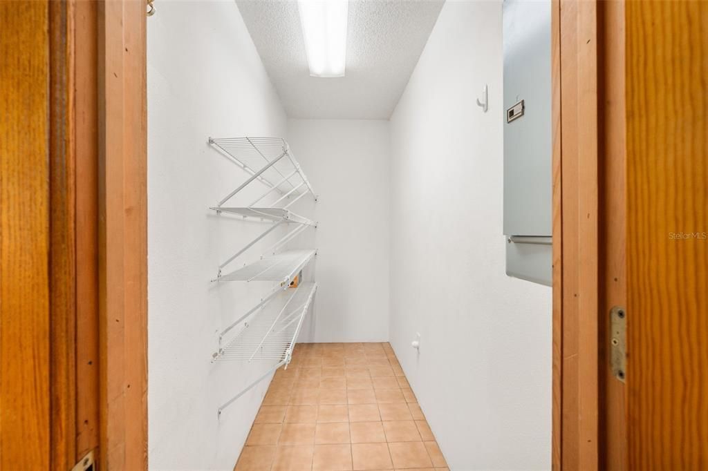 Под контрактом: $308,000 (3 спален, 2 ванн, 1502 Квадратных фут)