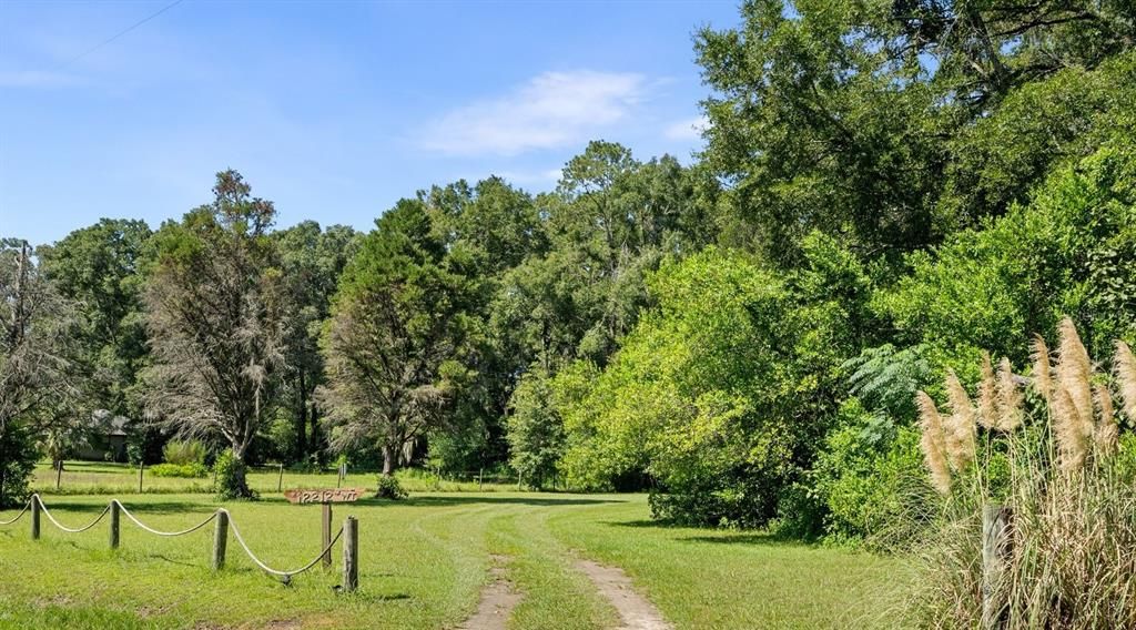 Под контрактом: $308,000 (3 спален, 2 ванн, 1502 Квадратных фут)