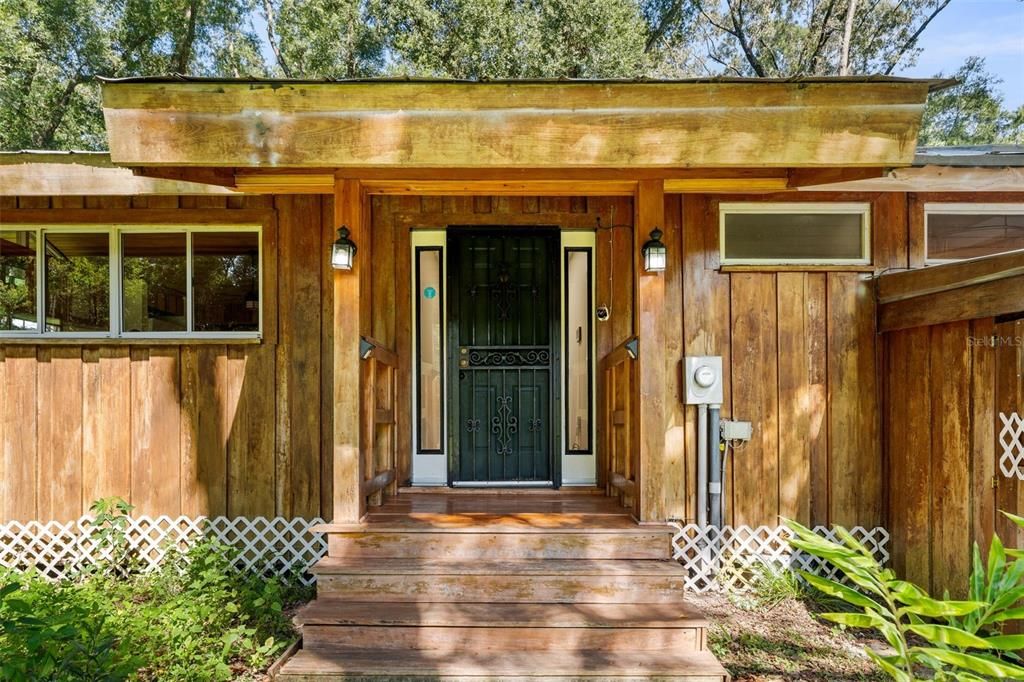 Под контрактом: $308,000 (3 спален, 2 ванн, 1502 Квадратных фут)