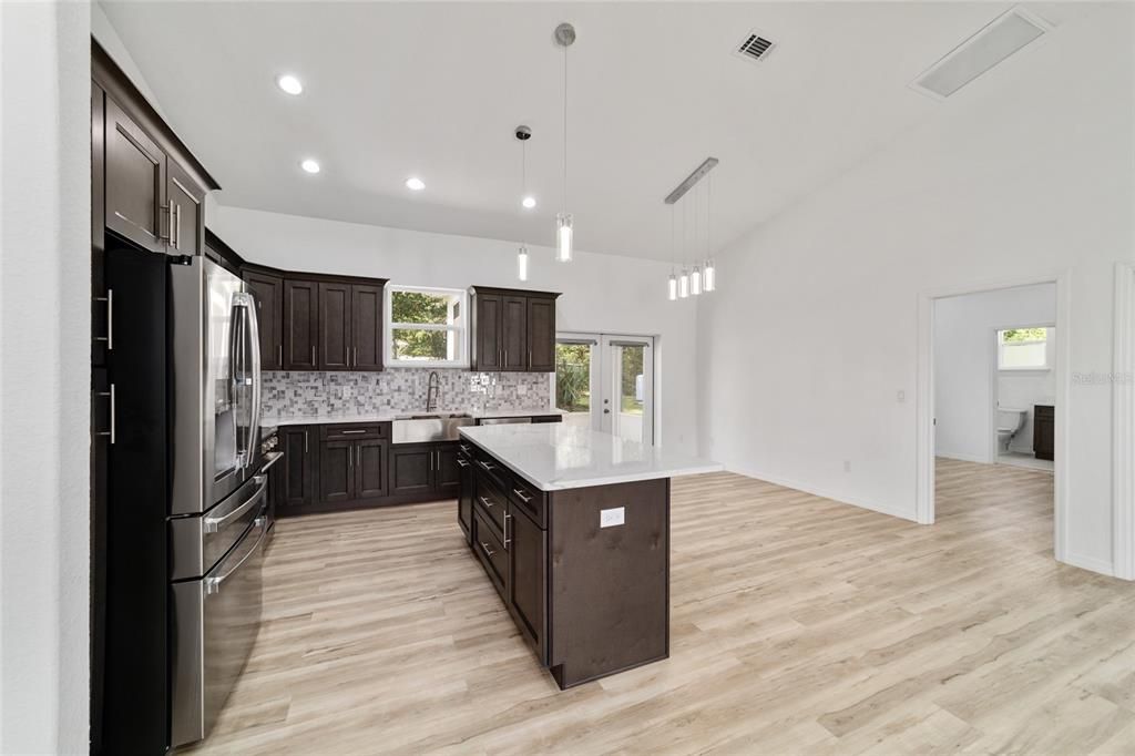 Active With Contract: $269,000 (3 beds, 2 baths, 1435 Square Feet)