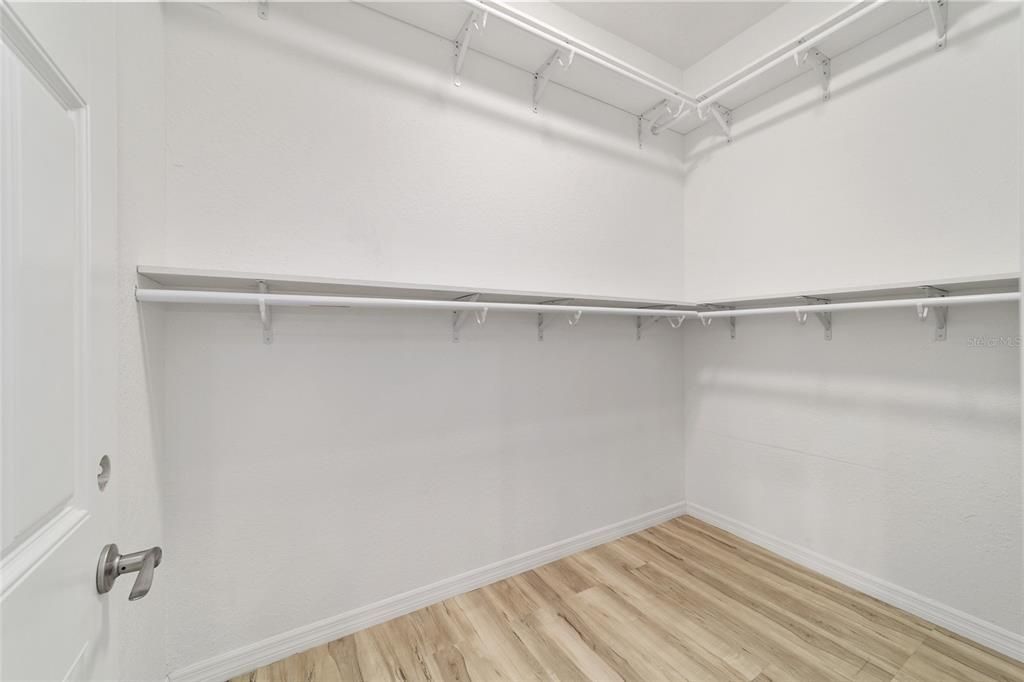 Active With Contract: $269,000 (3 beds, 2 baths, 1435 Square Feet)