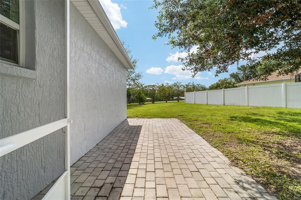 Active With Contract: $269,000 (3 beds, 2 baths, 1435 Square Feet)