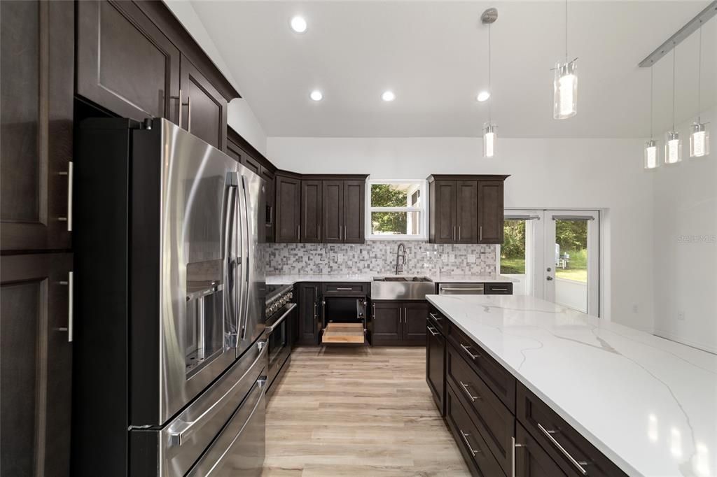 Active With Contract: $269,000 (3 beds, 2 baths, 1435 Square Feet)