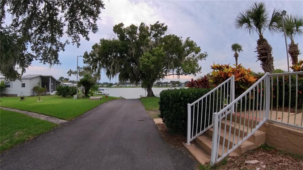 For Sale: $122,000 (2 beds, 2 baths, 936 Square Feet)