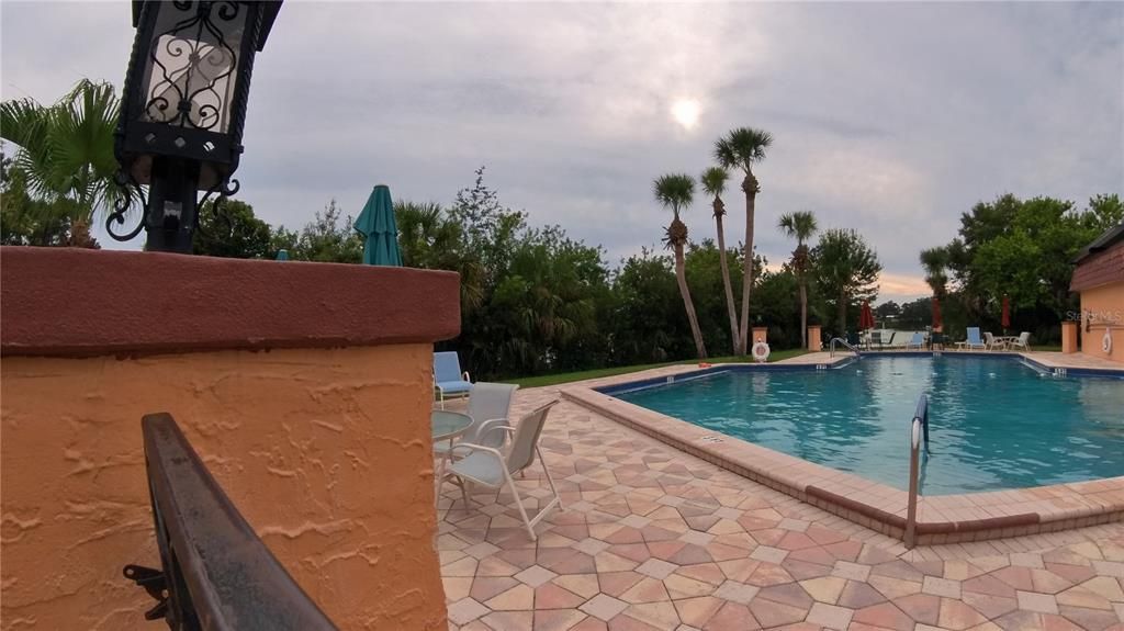 For Sale: $122,000 (2 beds, 2 baths, 936 Square Feet)