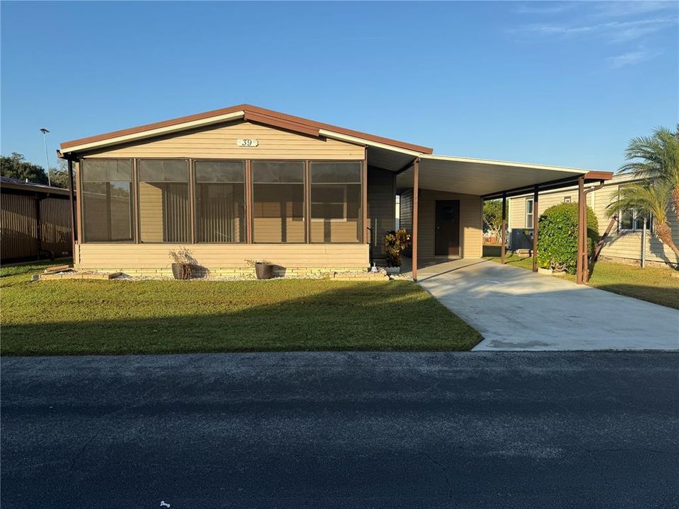 For Sale: $122,000 (2 beds, 2 baths, 936 Square Feet)