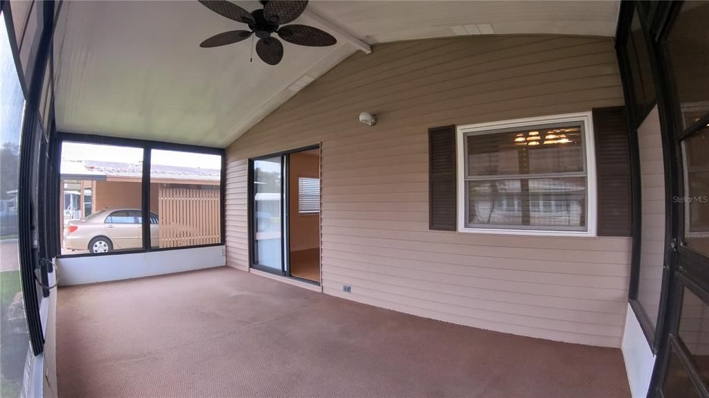 For Sale: $122,000 (2 beds, 2 baths, 936 Square Feet)