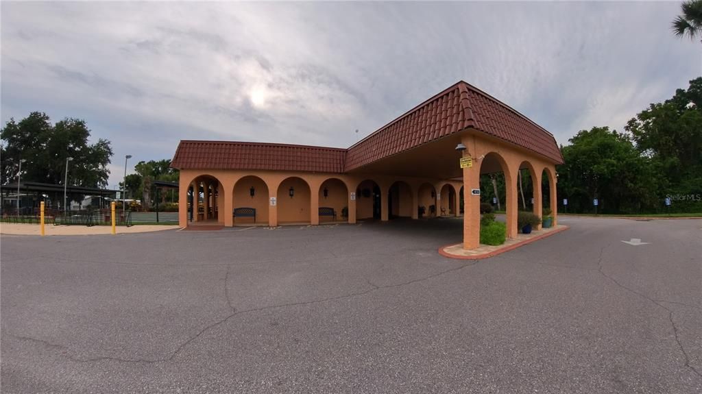 For Sale: $122,000 (2 beds, 2 baths, 936 Square Feet)