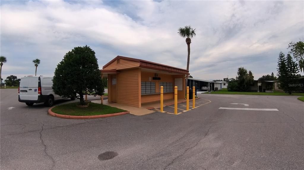 For Sale: $122,000 (2 beds, 2 baths, 936 Square Feet)