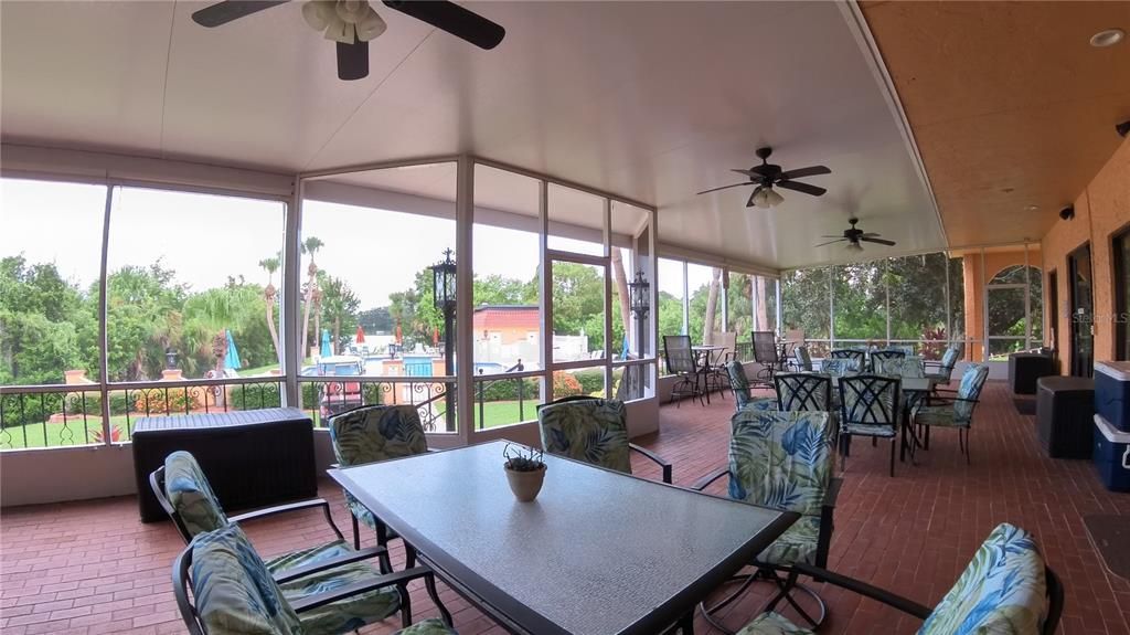 For Sale: $122,000 (2 beds, 2 baths, 936 Square Feet)