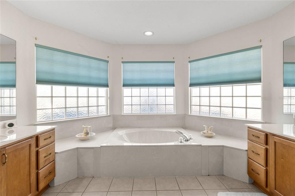 En Venta: $344,900 (3 camas, 2 baños, 1974 Pies cuadrados)