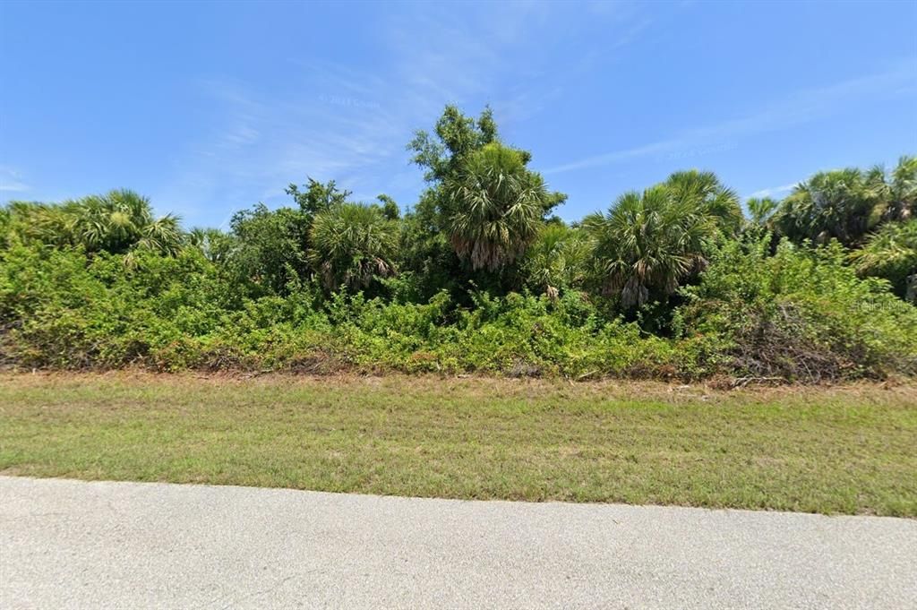 Под контрактом: $14,000 (0.23 acres)