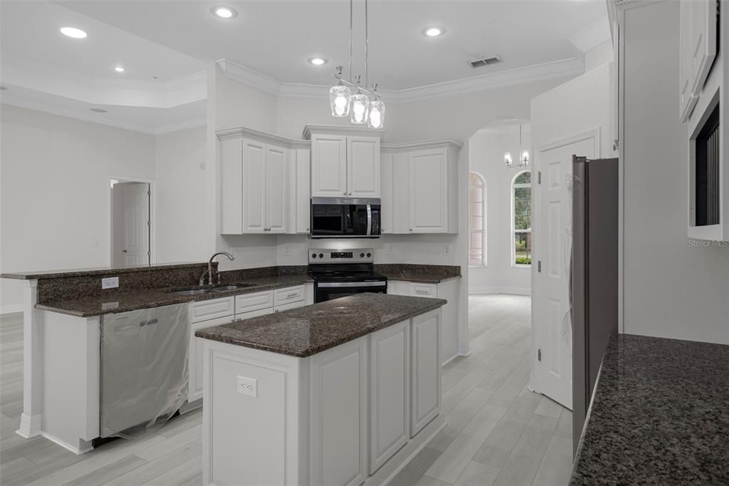 待售: $559,900 (4 贝兹, 3 浴室, 2823 平方英尺)