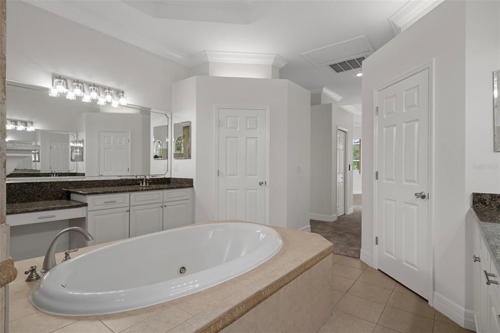 待售: $559,900 (4 贝兹, 3 浴室, 2823 平方英尺)