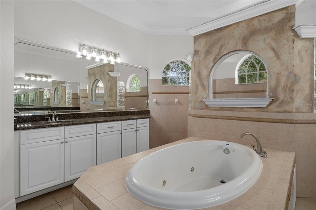 待售: $559,900 (4 贝兹, 3 浴室, 2823 平方英尺)