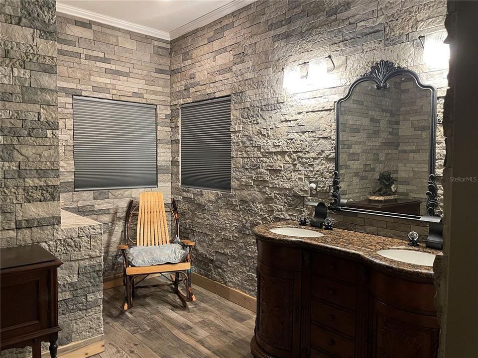 For Sale: $774,900 (3 beds, 2 baths, 1602 Square Feet)