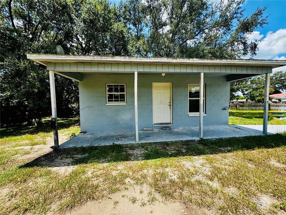 出租: $1,400 (3 贝兹, 1 浴室, 1050 平方英尺)