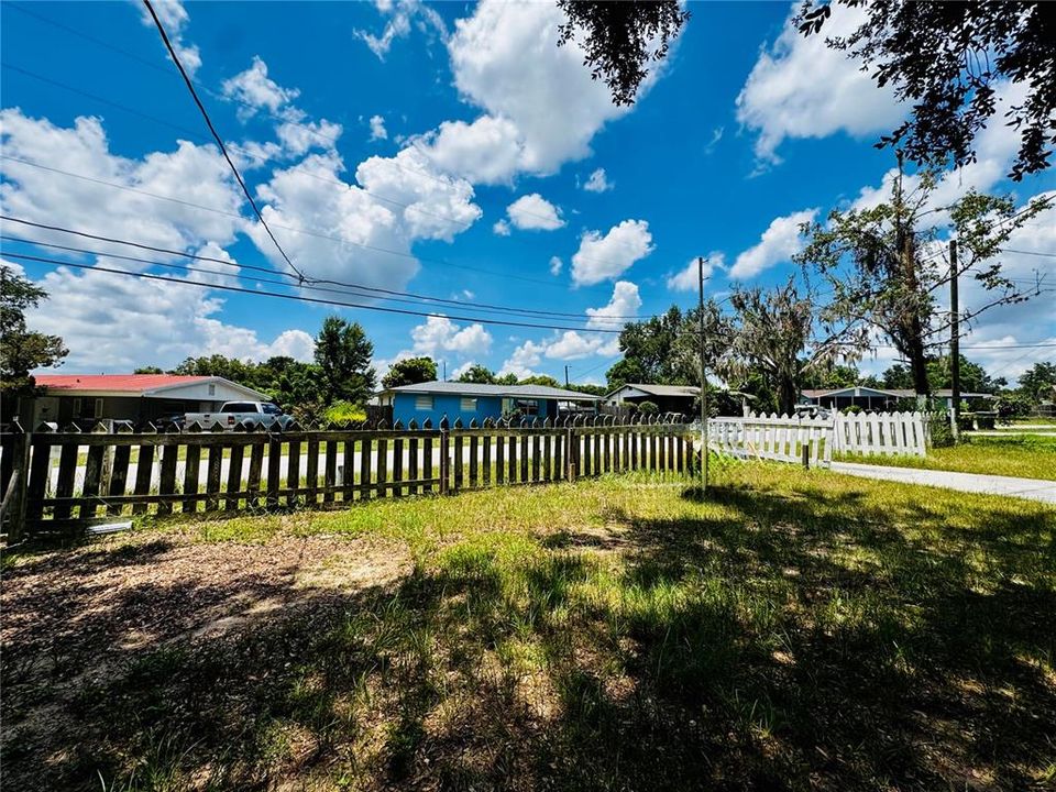 出租: $1,400 (3 贝兹, 1 浴室, 1050 平方英尺)