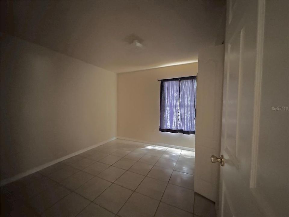 出租: $1,400 (3 贝兹, 1 浴室, 1050 平方英尺)