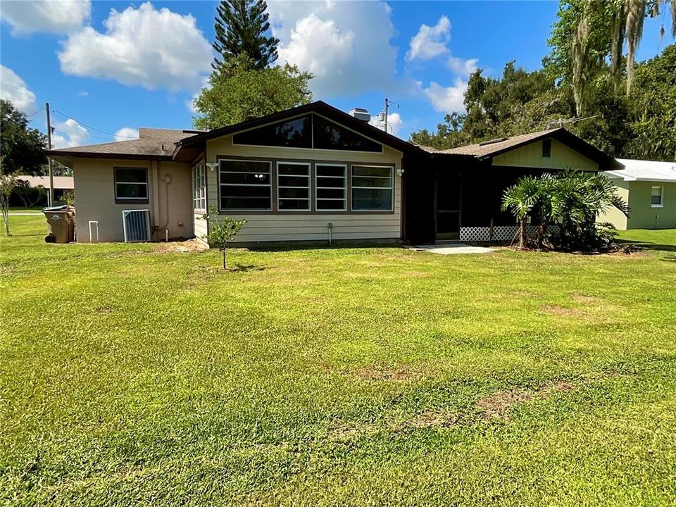 For Sale: $265,000 (3 beds, 2 baths, 1314 Square Feet)