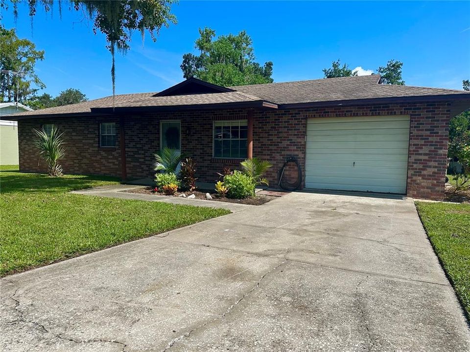 For Sale: $265,000 (3 beds, 2 baths, 1314 Square Feet)