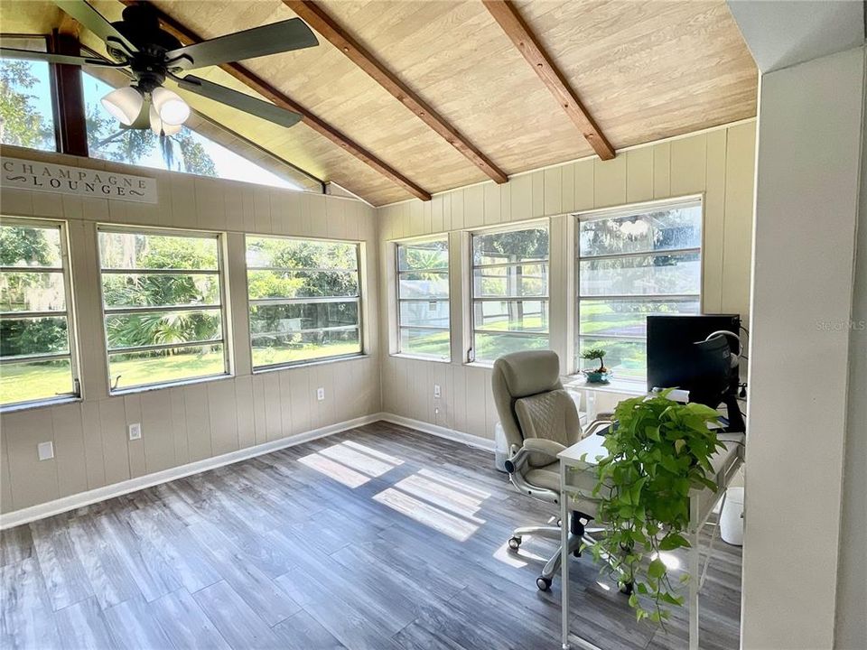 For Sale: $265,000 (3 beds, 2 baths, 1314 Square Feet)