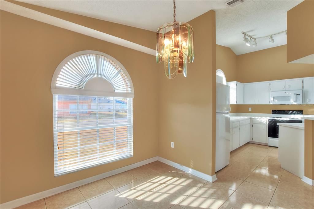 For Sale: $252,000 (3 beds, 2 baths, 1252 Square Feet)