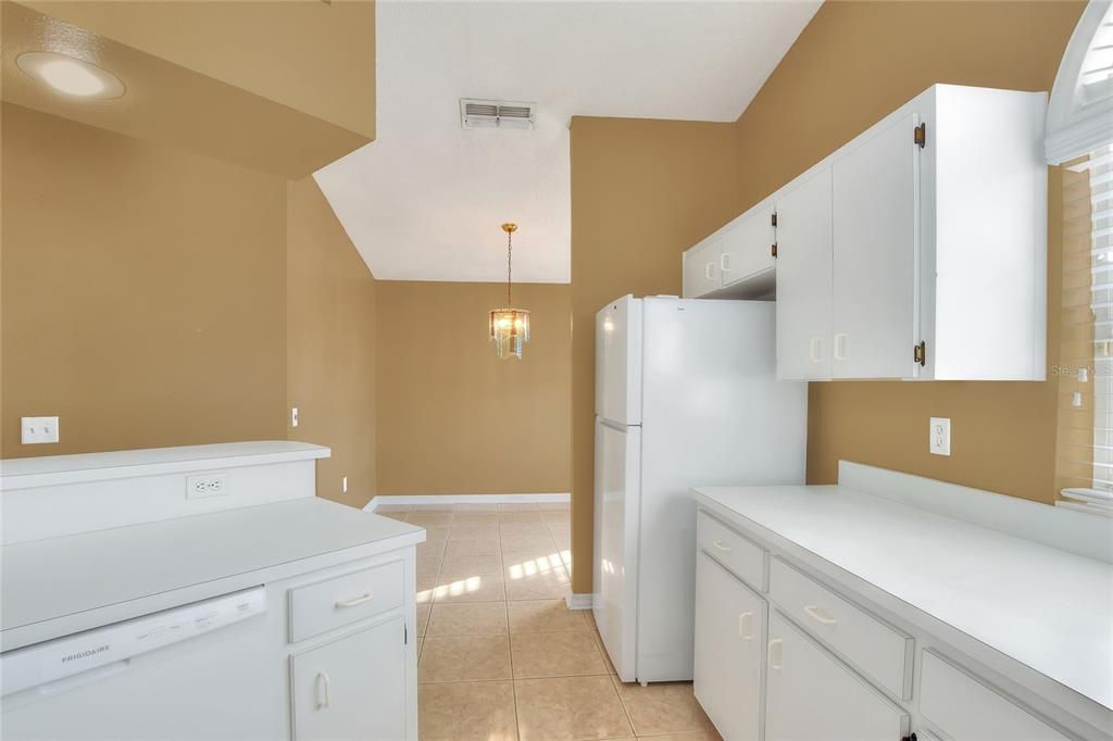 For Sale: $252,000 (3 beds, 2 baths, 1252 Square Feet)