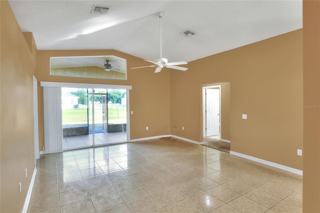 For Sale: $252,000 (3 beds, 2 baths, 1252 Square Feet)