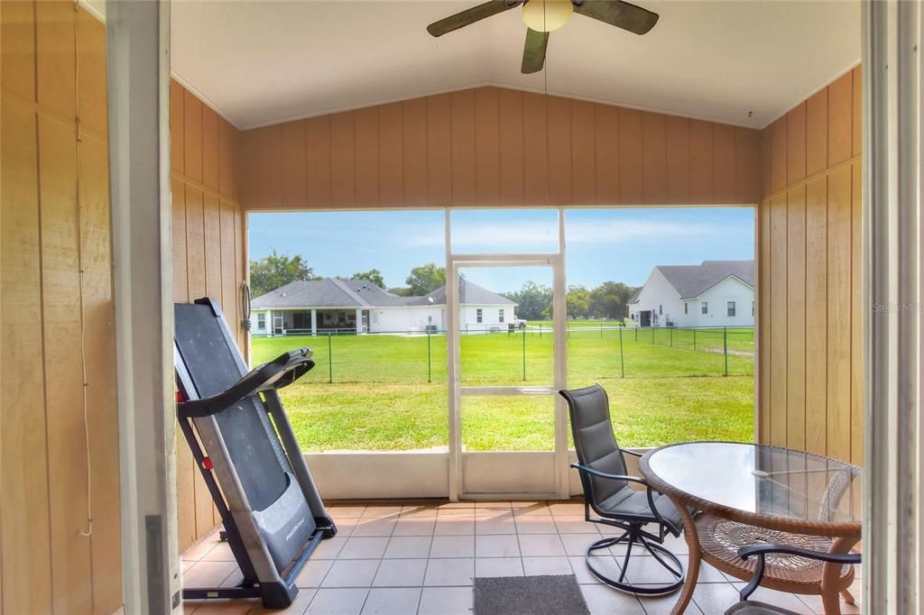 For Sale: $252,000 (3 beds, 2 baths, 1252 Square Feet)