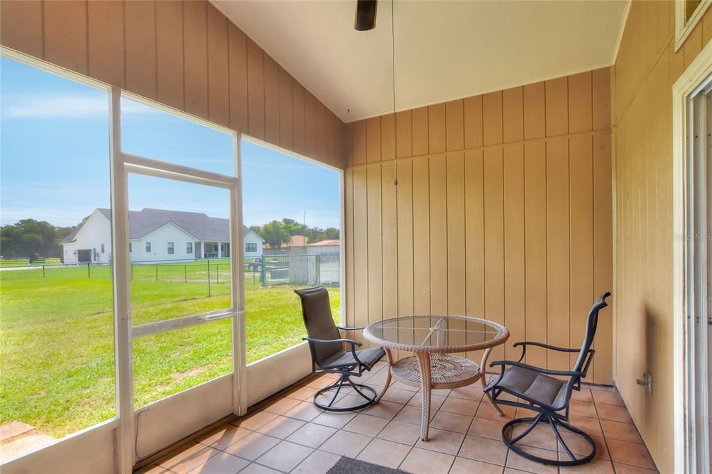 For Sale: $252,000 (3 beds, 2 baths, 1252 Square Feet)