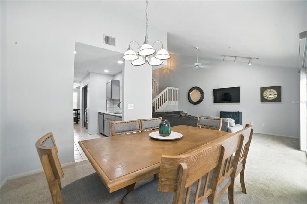 En Venta: $324,000 (3 camas, 2 baños, 1706 Pies cuadrados)