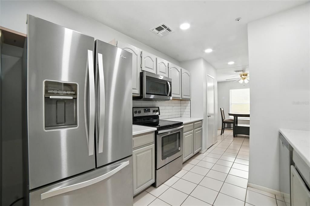 En Venta: $324,000 (3 camas, 2 baños, 1706 Pies cuadrados)