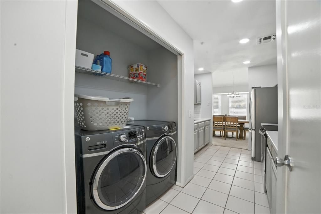 En Venta: $324,000 (3 camas, 2 baños, 1706 Pies cuadrados)