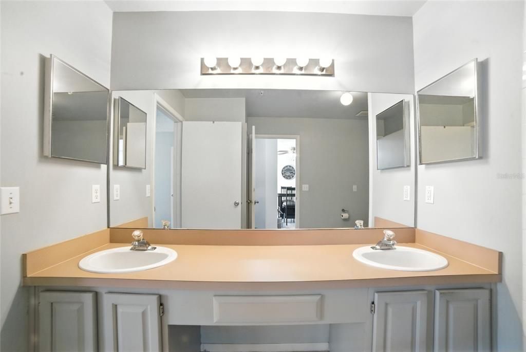 En Venta: $324,000 (3 camas, 2 baños, 1706 Pies cuadrados)