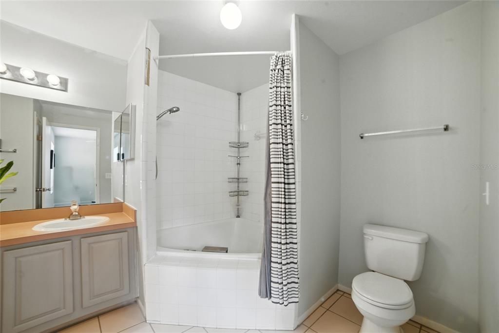 En Venta: $324,000 (3 camas, 2 baños, 1706 Pies cuadrados)