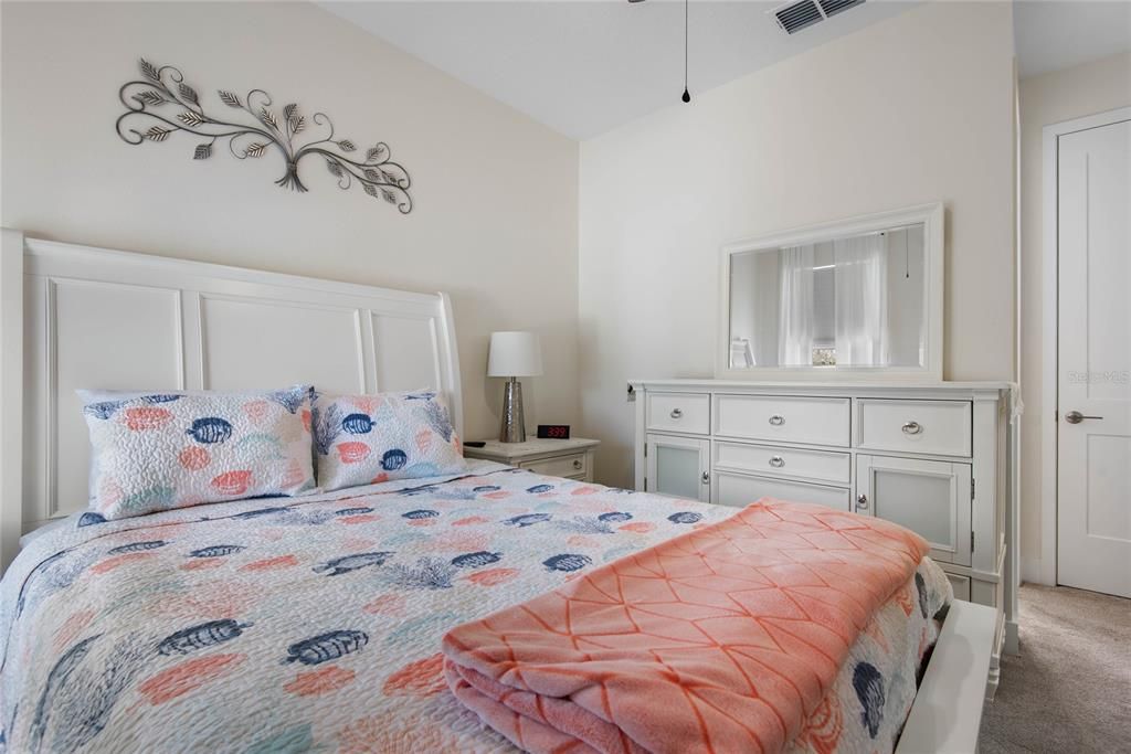 En Venta: $649,000 (4 camas, 3 baños, 2127 Pies cuadrados)