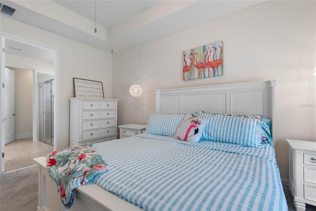 En Venta: $649,000 (4 camas, 3 baños, 2127 Pies cuadrados)