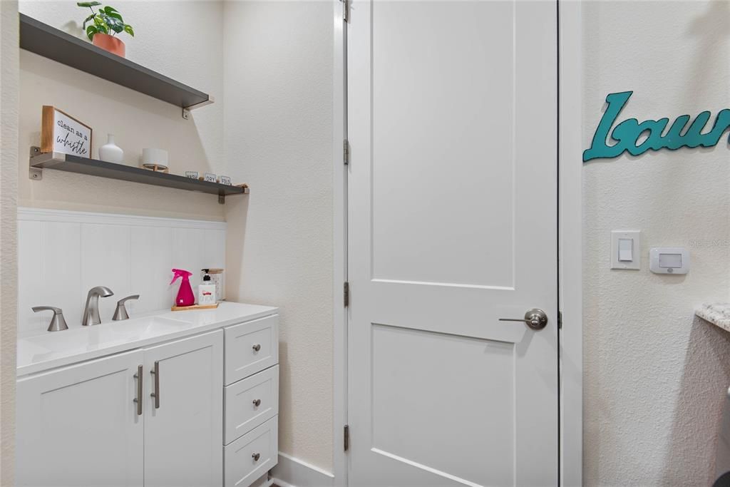 En Venta: $649,000 (4 camas, 3 baños, 2127 Pies cuadrados)