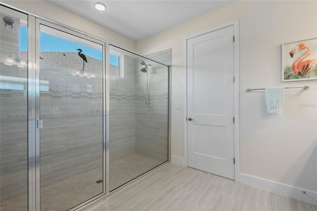 En Venta: $649,000 (4 camas, 3 baños, 2127 Pies cuadrados)