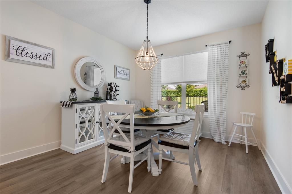 En Venta: $649,000 (4 camas, 3 baños, 2127 Pies cuadrados)