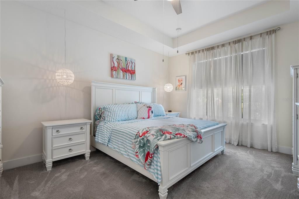 En Venta: $649,000 (4 camas, 3 baños, 2127 Pies cuadrados)