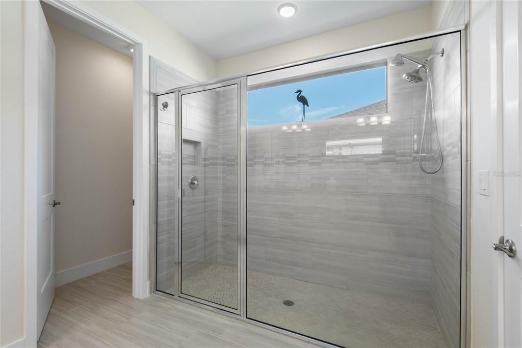 En Venta: $649,000 (4 camas, 3 baños, 2127 Pies cuadrados)