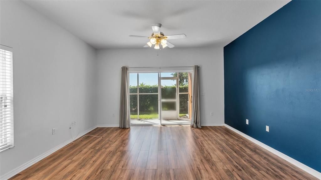 En Venta: $244,900 (4 camas, 3 baños, 1479 Pies cuadrados)