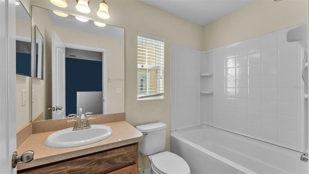 En Venta: $244,900 (4 camas, 3 baños, 1479 Pies cuadrados)