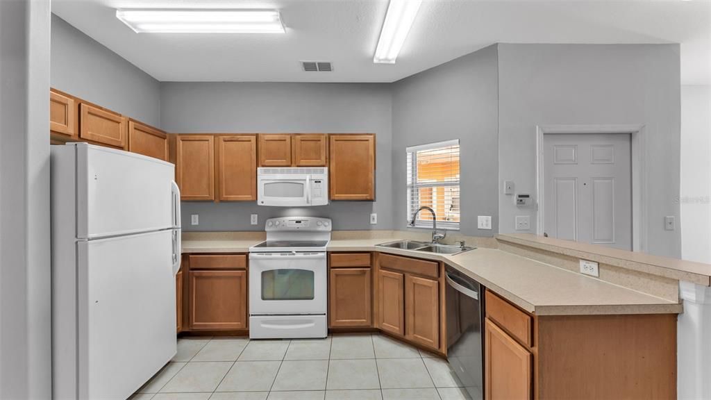 En Venta: $244,900 (4 camas, 3 baños, 1479 Pies cuadrados)